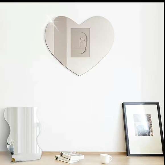 Heart shaped wall mirror - Picture 6 of 7